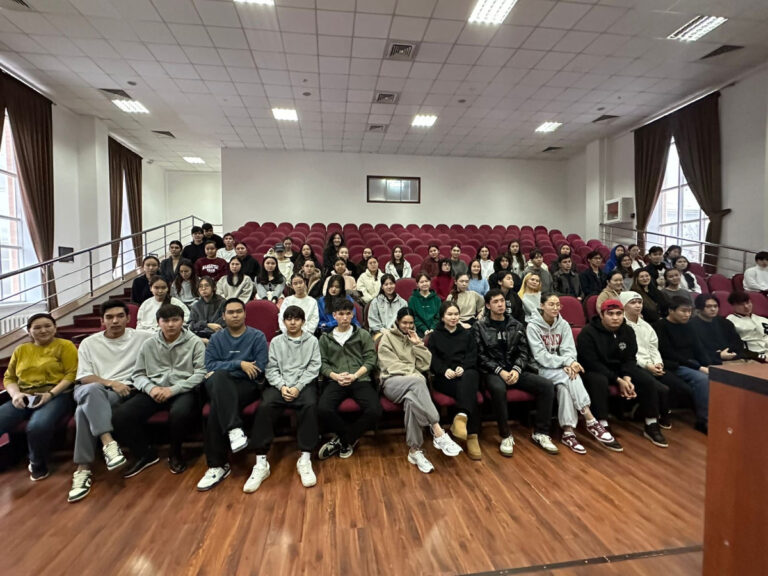 Собрание в Студенческом доме ЕАГИ