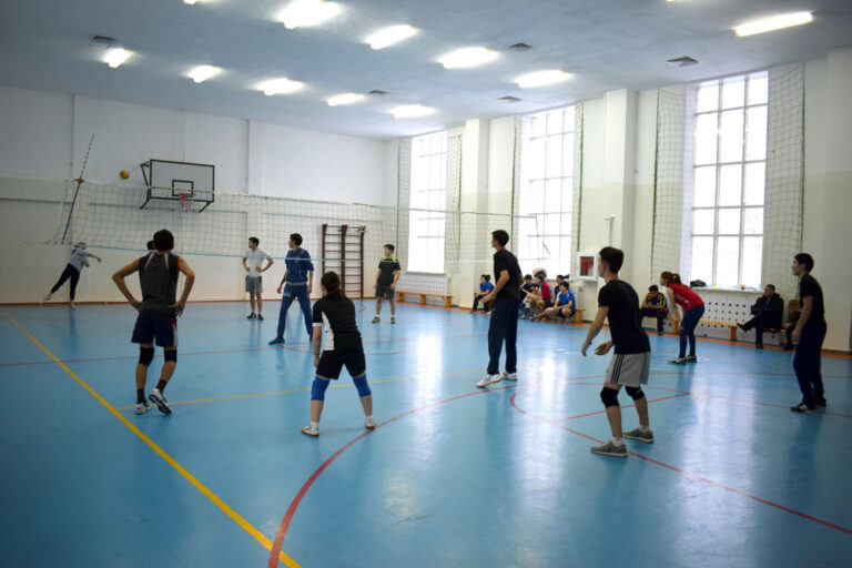 В ЕАГИ прошел турнир по волейболу