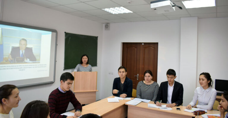 Обсуждение Обращения Президента Республики Казахстан по вопросам перераспределения полномочий между ветвями власти