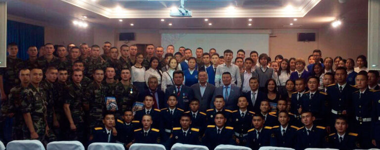 Студенты ЕАГИ встретились с депутатом Мажилиса Парламента РК Б. Смагуловым