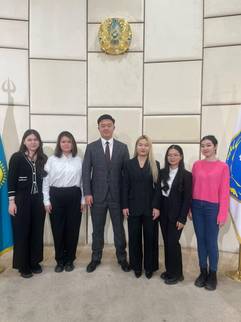 Республиканский круглый стол на тему: «Студенты и волонтерство: вклад, вызовы, перспективы»