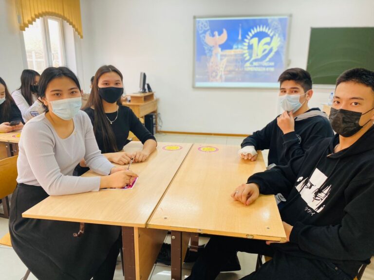 Интеллектуальная игра «Флаг независимости – в руках образованного поколения»