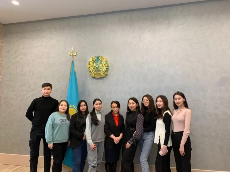 В библиотеке Первого Президента РК