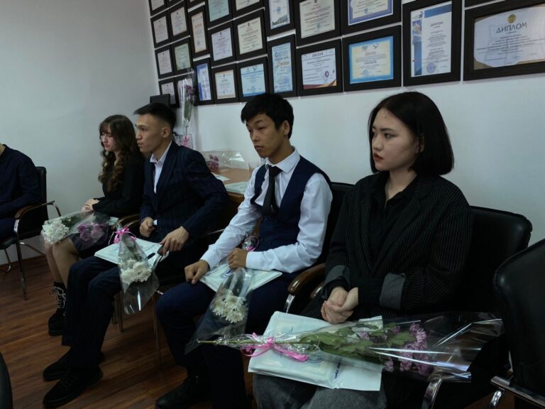 Поздравление ветеранов труда с Днем благодарности